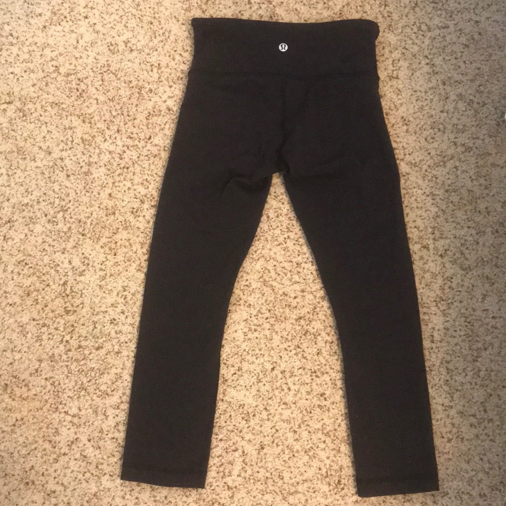 Lulu Lemon Crop Leggings - Black